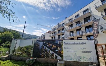 Predaj novostavba 2 izbový byt s balkónom  61 m2 + parkovaci - 14