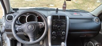 Suzuki Grand Vitara r.v.2010 - 14