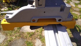 pokosová píla DEWALT DW718 - QS a stôl DE7023 - 14