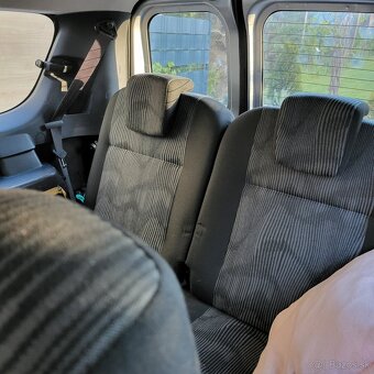 Dacia Logan 7 miestna - 14