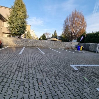 1- izbový, klimatizovaný byt  pri City Aréne  s parkovacím m - 14