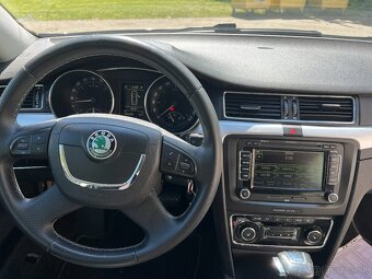 Škoda Superb 2.0 TDI  DSG 2011 - 14
