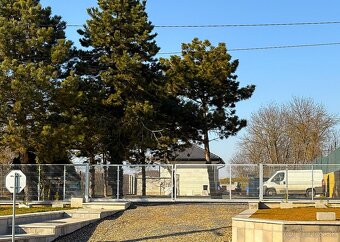 Krásny pozemok s domom vo Veľkom Ďure - 14