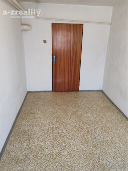 Ponúkame na predaj rodinný dom v obci Číčov - 14