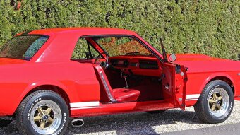 1965 FORD MUSTANG V8 AUTOMAT ABSOLUTNI SHOW CAR - 14