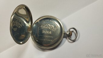 Staré zachovalé kapesní hodiny DOXA. Funkční s medailema - 14