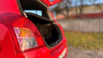 Predám Suzuki Swift 1.3 benzín 68kW - 14