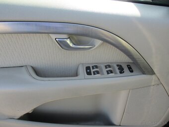 VOLVO V70 2,4D5 136kw Geartronic, bez koroze 11/2009 - 14