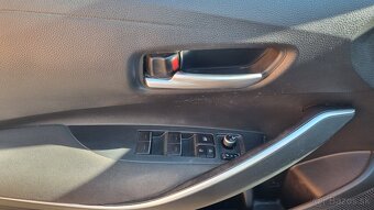 Toyota Corolla sedan 1,8 hybrid Comfot Tech + Techpack 72KW  - 14