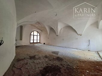 Atraktívny historický priestor pre kaviareň 140 m2 + terasa - 14