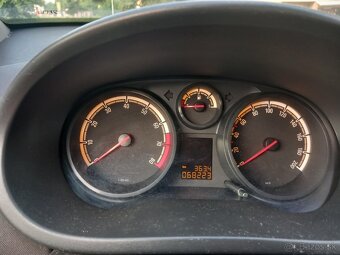 Predám auto Opel Corsa - 14
