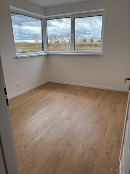 Moderný 4izb.rodinný dom v štandarde v novej zóne-Veselé - 14