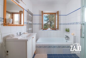NA PREDAJ | UNIKÁTNY RD V CENTRE TRENČÍNA - 14