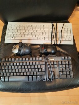 Server a 2x PC s príslušenstvom - 14