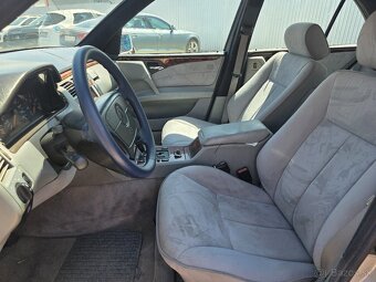 Mercedes-Benz E trieda Sedan - 14
