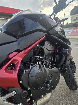 Honda hornet 750, rok 2024 - 14
