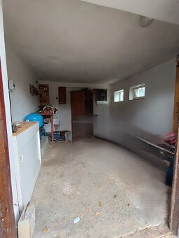 EXKLUZÍVNA PONUKA : Priestranný rodinný dom s garážou , obkl - 14