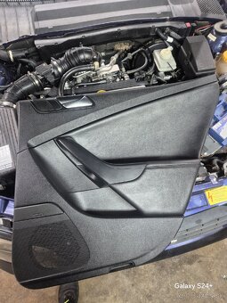 Passat B6 sedačky koža + alcantara top stav - 14