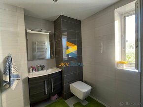 JKV REAL ponúka na predaj krásny 3 izbový byt na ulici M.R.  - 14