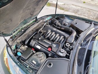 Jaguár XK 8   4.0i v8 - 14