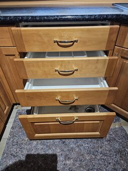 Kuchynská linka z Nemecka so spotrebičmi - 14