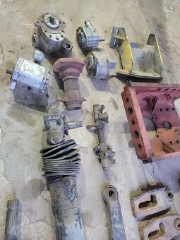 Zetor kabina, Zetor ramená , Zetor prevodovka - 14