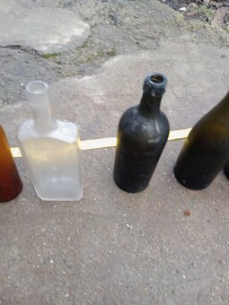 Staré fľaše na dekoráciu - 14