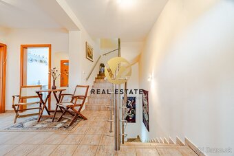 Na PREDAJ Dvojgeneračný RD Nitra - Zobor na 909m2 pozemku - 14