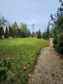 Novší, poschodový rod.dom M.Lapáš na 11á pozemku - 14