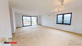 Skolaudovaný bungalov na pozemku 517 m2 v novej obytnej zóne - 14