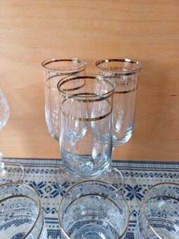 Socialisticke pohare, keramika a mosadzne predmety - 14