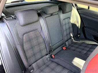 VW Golf VIII GTI 2.0 TSI - 14