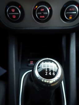 VOLKSWAGEN GOLF 1.9 TDI 4x4 - 2008 - 191tis km - GOLF V - 14