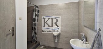 NA PREDAJ areál 7900 m2,  SKLADY o výmere 1480 m2, Nové Mest - 14