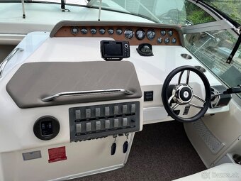 Obytna motorova jachta sea ray 290 sundancer - 14