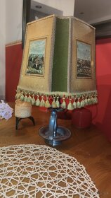 Retro věci  - popelníky, bakelitové rádio, lampa,baterky - 14