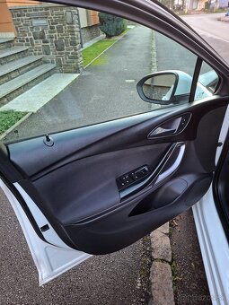 Opel Astra 1.0 77kw 2018 len 70 000km Turbo Benzín - 14