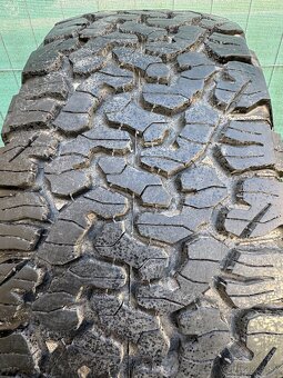 Predám offroad pneu 315/70 r17 315/70/17 4x4 R17 SUV M+S Pre - 14
