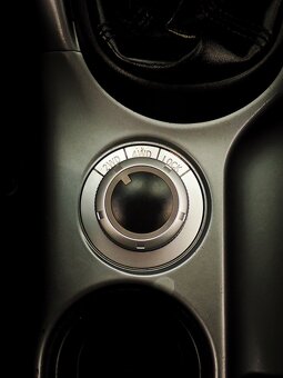MItsubishi Outlander 2.0 DI-D 4x4 103kW-UZAVIERKA-DOVOZ ITA - 14