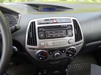 Hyundai i20 1.4i 16V Comfort - 14