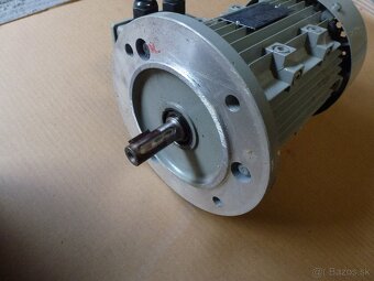 Predám motory 630W a 660W s prevodovkami - 14