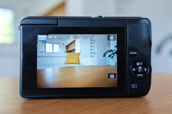 Canon EOS M10, 15–45mm, 22mm f2 - 14