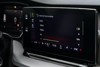 Škoda Octavia 2.0TDI 110kW DSG Style Matrix Side HUD Tažné - 14