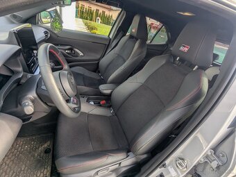TOYOTA YARIS CROSS GR 1,5 hybrid 130k automat - 14