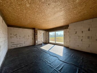 BENIAKOVCE - TEHLOVÝ 4 IZBOVÝ PEKNÝ RD 107 M2 S TERASOU, HRU - 14