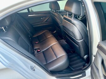 BMW 5 525D XDRIVE F10 A/T•84 TISÍC KM•VIRTUAL•DPH - 14