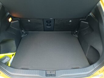Toyota Yaris Cross Hybrid 4x4 rok 2021, najeto: 34.122 km - 14