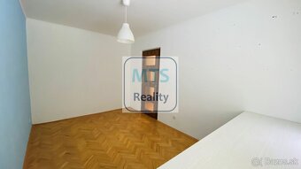 Ponúkame na predaj 3-izbový byt vo Vrútkach, na ulici Nábrež - 14