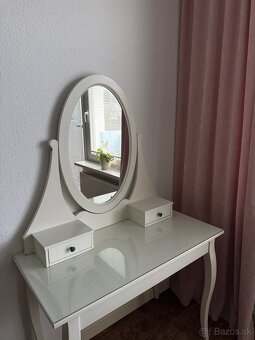 Kozmetický toaletný  stolík - 14