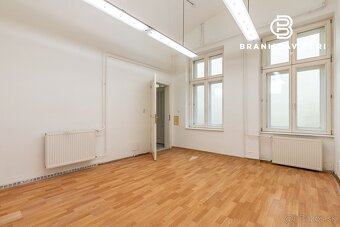 NA PREDAJ HISTORICKÁ BUDOVA V CENTRE MESTA - 14